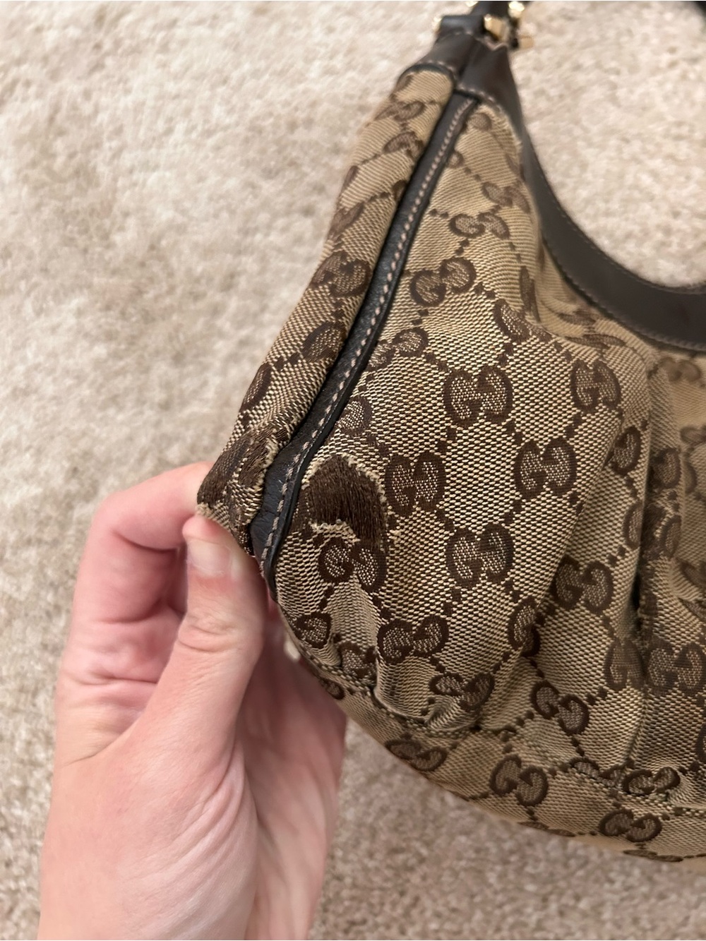 Gucci Shoulder Bag - Picture 8 of 16